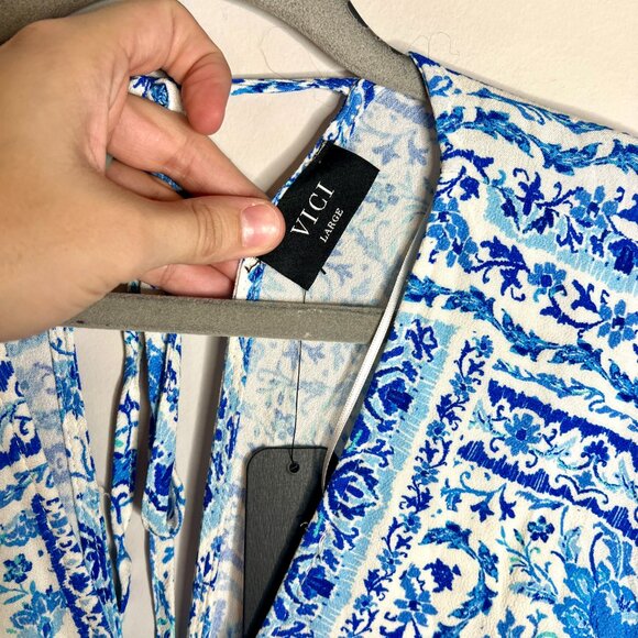 VICI Majorca Printed Short Sleeve Pocketed Romper Resortwear Vacation Sz L NWT - Picture 3 of 6